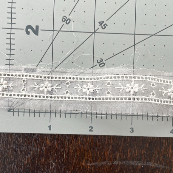 Very light semi sheer pink organdy trim w white embroidered flowers, 2.5 yards - Picture 4 of 4